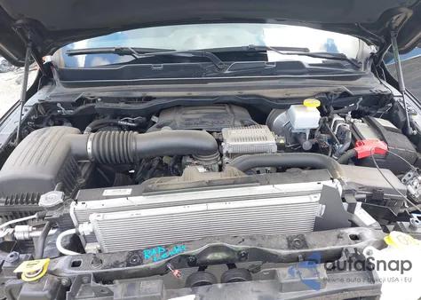 2024 Ram 1500 Laramie 4X4 5'7 Box z USA, uszkodzony, nr VIN 1C6SRFJT5RN106171